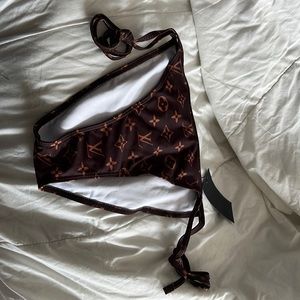 Brand new , never worn. Beautiful bikinis size Small to medium fit.